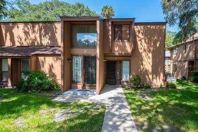 This 2 bedroom, 2 bathroom first floor condo is conveniently - photo 1