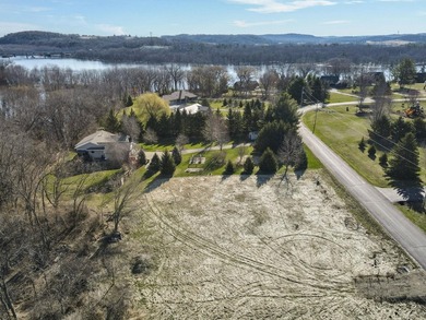 Over an acre of prime land with access to Lake Wisconsin and the - photo 7