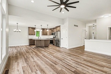 Beautiful new construction 3 bedroom, 2 full bath home with all - photo 5