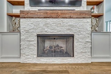 Come home to luxury and tranquility just across the river in the - photo 8