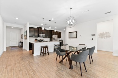 Welcome to this 4 bedroom, 2 bathroom with a private den/office - photo 9