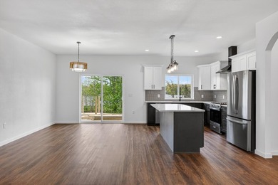 Discover lakeside living at its finest in this brand-new 3BR - photo 9