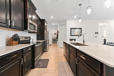 Welcome to this 4 bedroom, 2 bathroom with a private den/office - photo 10