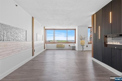 Completely renovated luxury condo offering breathtaking - photo 2
