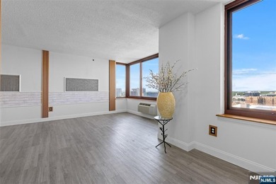 Completely renovated luxury condo offering breathtaking - photo 7