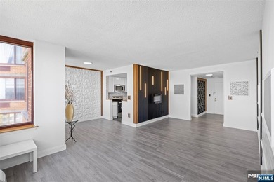 Completely renovated luxury condo offering breathtaking - photo 9