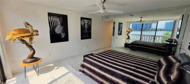Welcome to this beautifully renovated 2-bedroom, 2-bathroom - photo 22