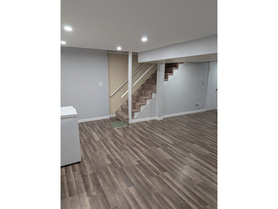 Welcome home to desirable Williamsburg I. This Cape style unit - photo 22