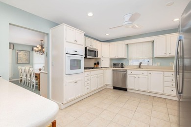 Welcome to 6 4th Avenue, a classic beach retreat just steps from - photo 9