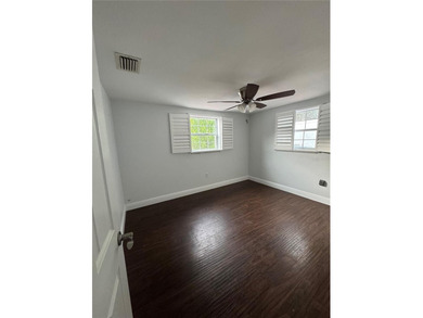 Welcome home to this beautifully updated 3-bedroom, 2-bath - photo 8