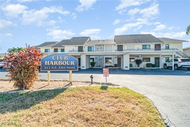 Cape Coral Lakes Area Condo For Sale in Cape Coral Florida