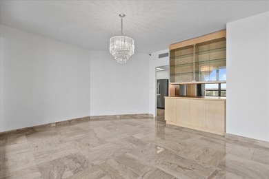 INTRODUCING 1955 - LAKE POINT TOWER.... RARELY OFFERED 55 STACK - photo 12