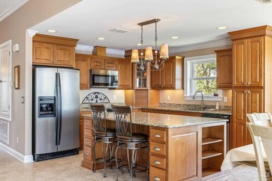 Welcome to 1002 Magnolia, a truly exceptional waterfront estate - photo 15