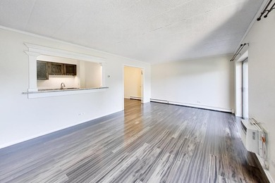 This beautifully updated 1-bedroom, 1-bath condo in - photo 4