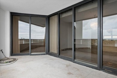 INTRODUCING 1955 - LAKE POINT TOWER.... RARELY OFFERED 55 STACK - photo 35