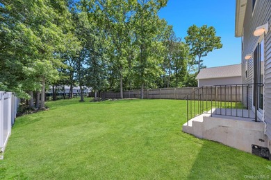 This beautiful Laurelton Cape Cod Style is 6 years young - photo 5