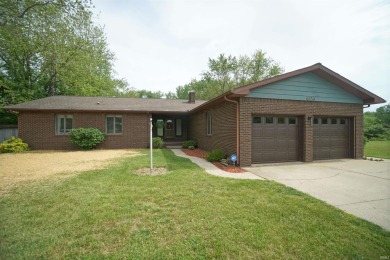 Lake Home For Sale in Leesburg, Indiana
