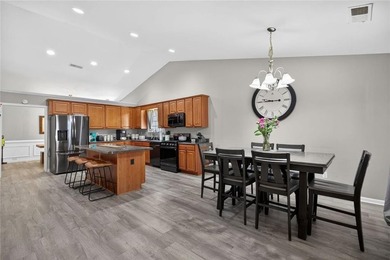 MOTIVATED SELLER!! Welcome to this beautifully crafted custom - photo 11