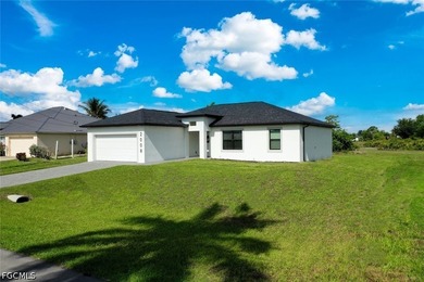 This beautiful and better than new 3-bedroom, 2-bathroom home - photo 1
