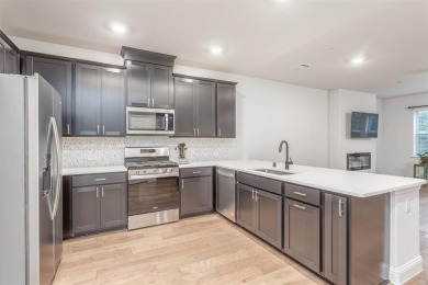 Lake Townhome/Townhouse For Sale in Rowlett, Texas
