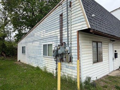 A 9,569 s.f. Industrial Building sitting on .59 acres. 6,400 s.f - photo 11