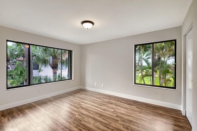 Darling upgraded open-floor plan 2B 2B plus Florida Room condo - photo 18