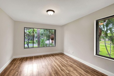 Darling upgraded open-floor plan 2B 2B plus Florida Room condo - photo 19