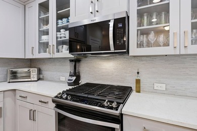 Nestled on a picturesque cul-de-sac, this exceptional, freshly - photo 8
