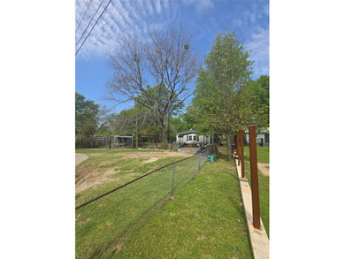 Come see this wonderful fulltime home or vacation retreat - photo 2
