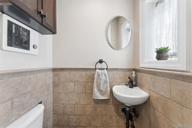 Welcome to 2402 169 Street, a stunning Colonial residence - photo 13