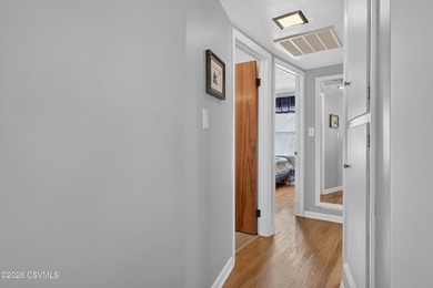 Perfectly remodeled, perfectly maintained, perfect location - photo 15