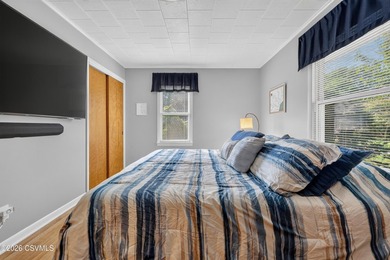 Perfectly remodeled, perfectly maintained, perfect location - photo 16