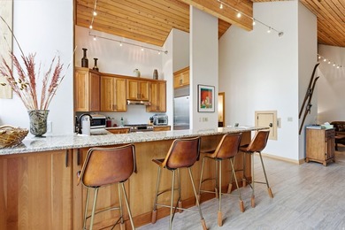 Ideally positioned in Silver Lake, with ski to, ski from access - photo 19