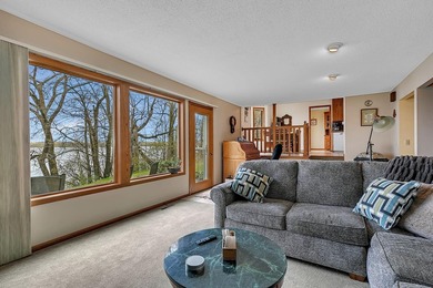 Set on 136 feet of shoreline on desirable Lake Ida, this 4 - photo 20