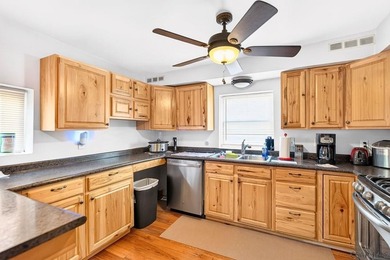 Charming, MOVE-IN-READY providing a functional layout perfect - photo 34