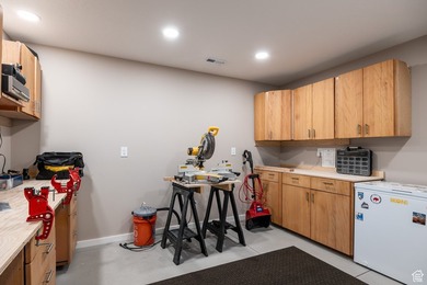Ideally positioned in Silver Lake, with ski to, ski from access - photo 52