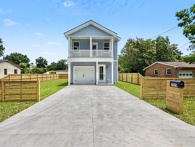 Welcome to this stunning brand-new construction offering the - photo 1