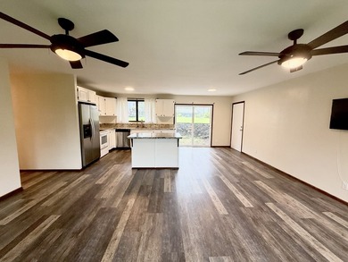 Featuring a separate entry studio room! Peacefully situated on a - photo 6