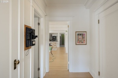 BEAUTIFULLY RENOVATED BALL PARC AMERICAN Welcome home to this