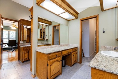 Seasonal views, ACC-approved lake access, and the privacy only - photo 18