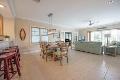 Beautifully maintained Golf Club home overlooking the 17th hole - photo 8