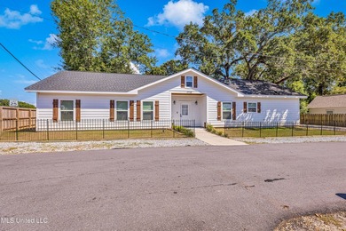 Coastal living awaits you in this beautifully crafted 4-bedroom - photo 23
