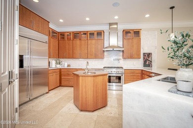 Luxury, Privacy, and Exceptional Outdoor Living Await Step into - photo 23