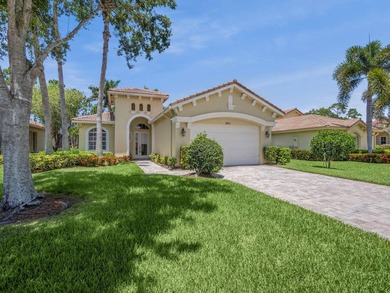 Lovely Furnished Home with Golf Course View. This 2 possible 3BD - photo 1