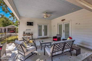 Coastal living awaits you in this beautifully crafted 4-bedroom - photo 32