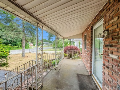 Bring your vision and transform this spacious colonial into the - photo 8