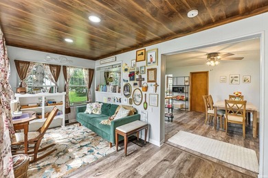 Welcome to this spacious 3 bedroom, 2 bathroom home offering - photo 5