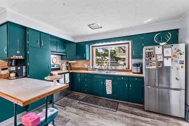 Welcome to this spacious 3 bedroom, 2 bathroom home offering - photo 8