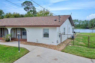 Lake Townhome/Townhouse For Sale in Sebring, Florida