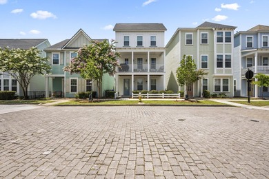 Stunning 4 bed 3 .5 bath home in Mixson. Spacious open floor - photo 2